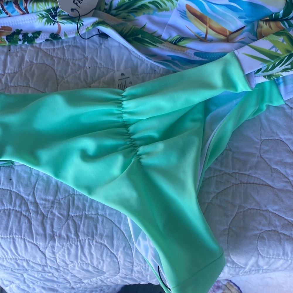 Swimsuit - Picture 3 of 5